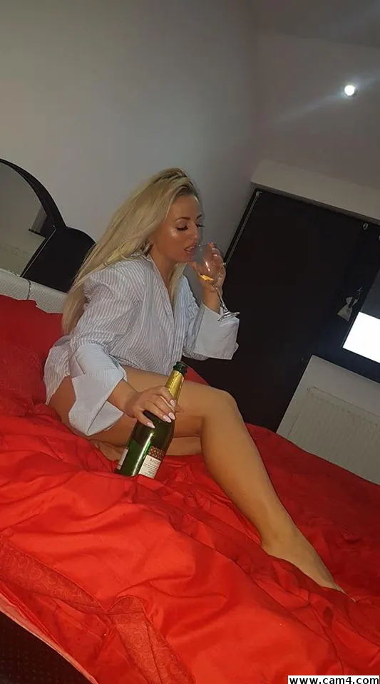 alesweetyhot image 0